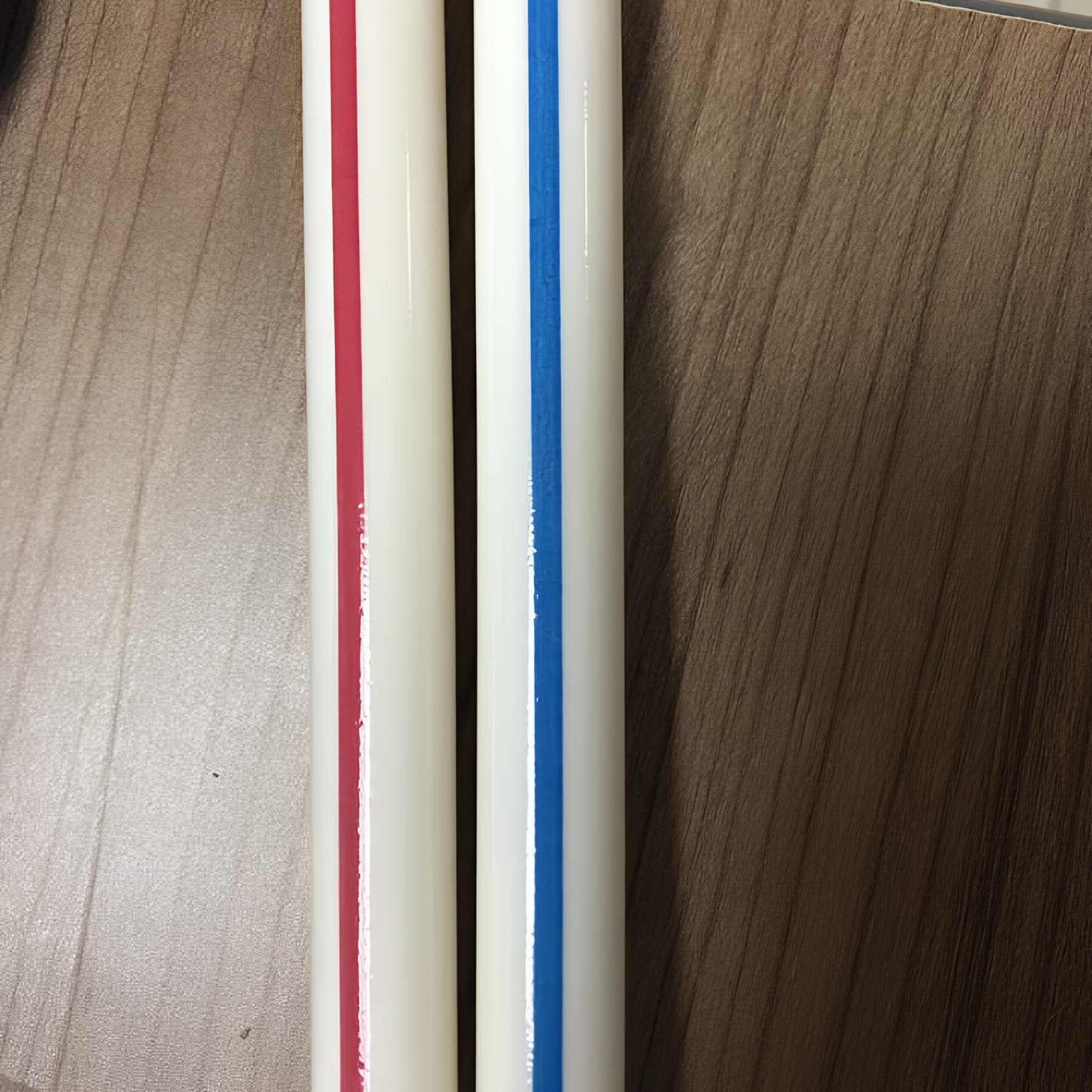 Tube nu PE-Xa blanc liseré bleu - 10 x 12 - 100 m