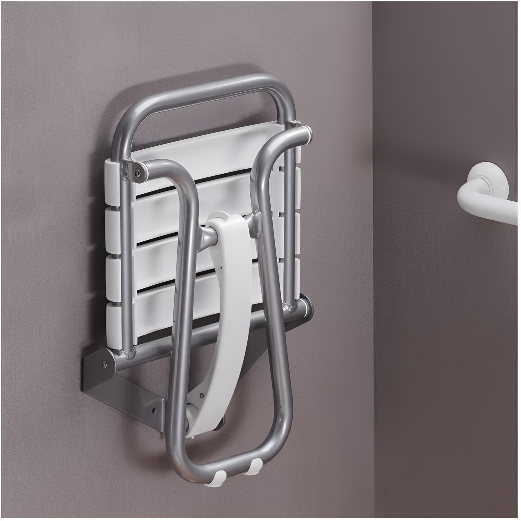 Siège de douche PMR normes handicapé Gamme PRO PELLET 4 lattes blanc avec béquille gris chrome H longueur 50cm alu Ø 25mm